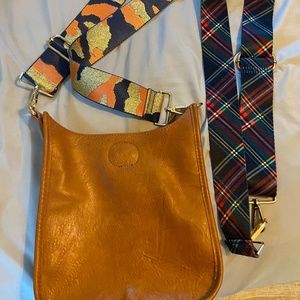 Social Threads crossbody with two interchangeable straps